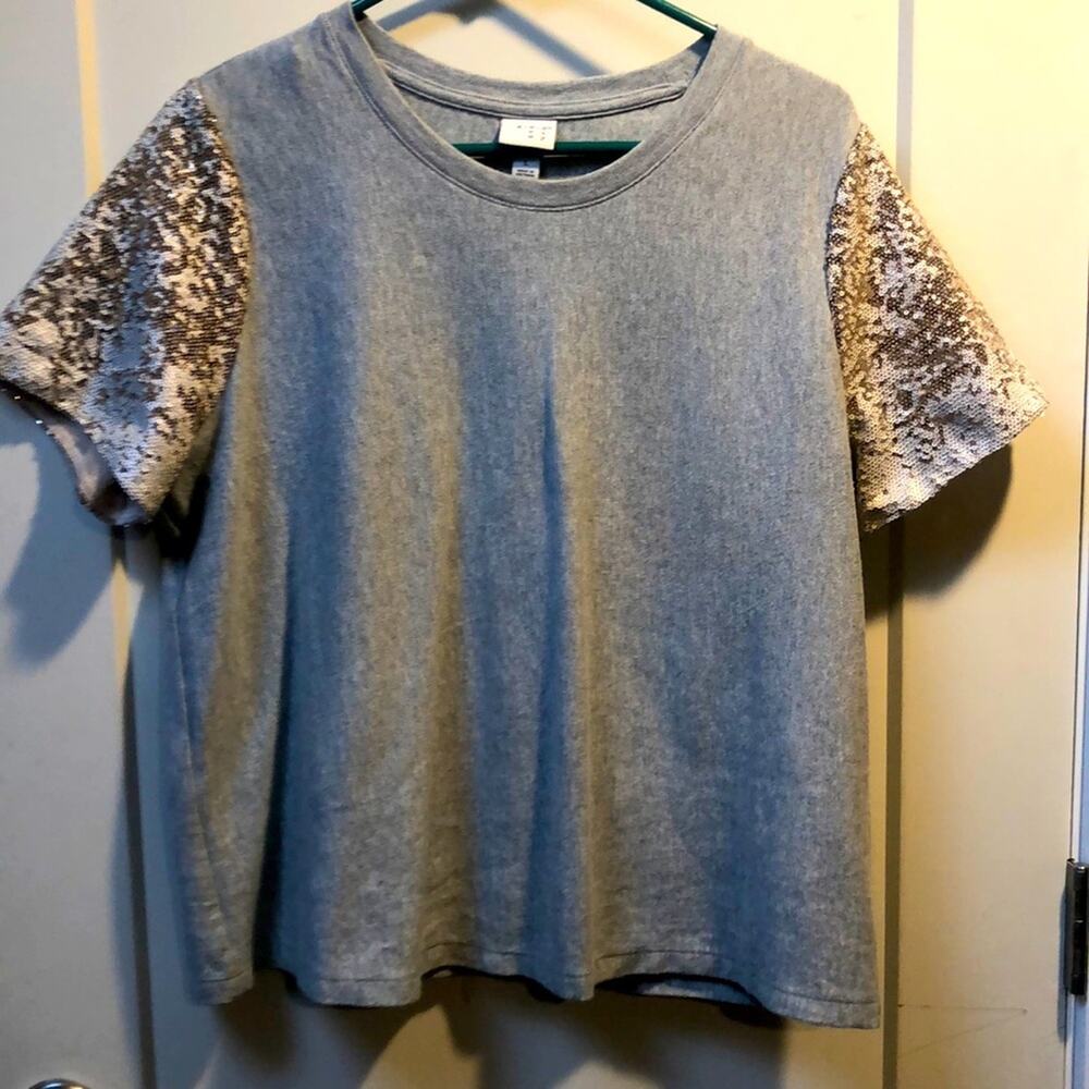 A new day, silver, and gold glitter sequin sleeves 100% cotton size‎ large